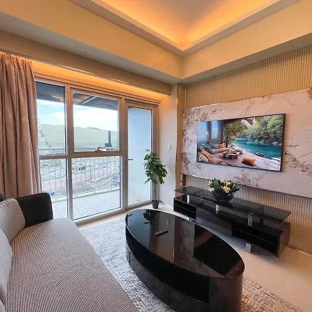 Spacious 1Br Near Airport Across Okada, Solaire