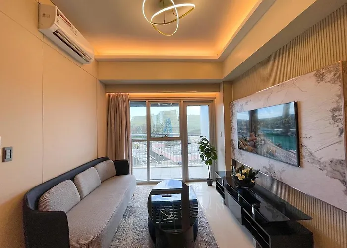 Spacious 1br Near Airport Across Okada, Solaire Apartamento