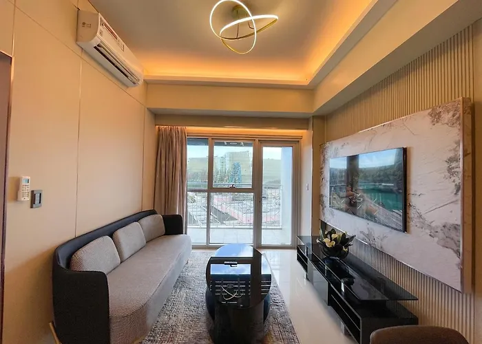 Spacious 1br Near Airport Across Okada, Solaire Apartamento Manila
