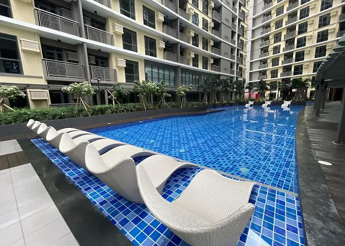 Spacious 1br Near Airport Across Okada, Solaire *