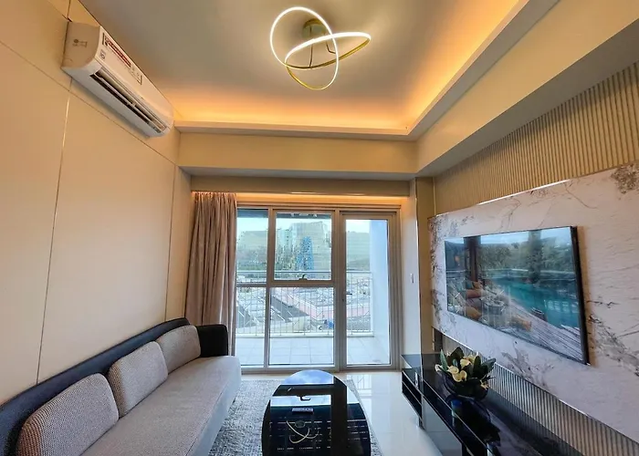 Spacious 1br Near Airport Across Okada, Solaire Manila