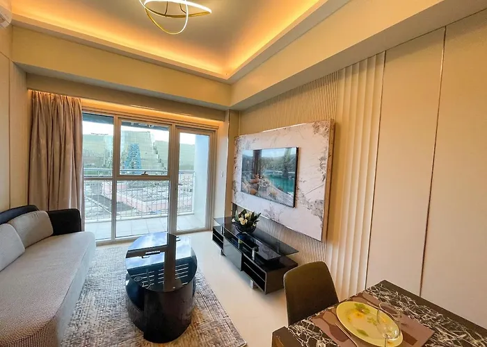 Spacious 1br Near Airport Across Okada, Solaire Manila