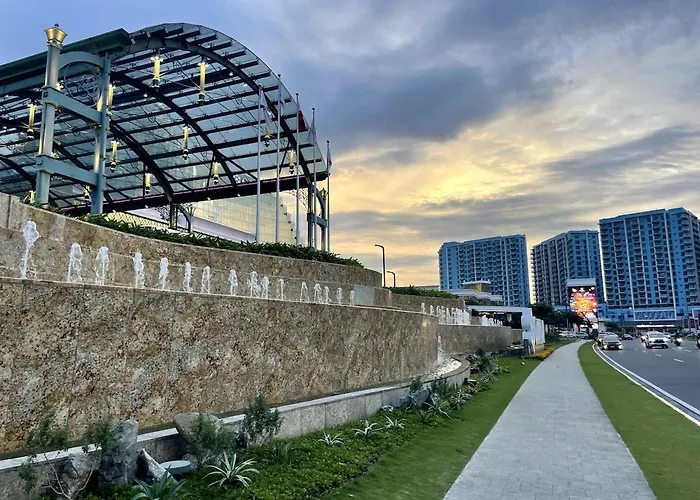 Spacious 1br Near Airport Across Okada, Solaire Apartamento *