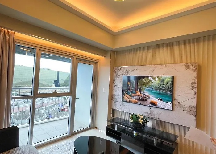 Apartamento Spacious 1br Near Airport Across Okada, Solaire